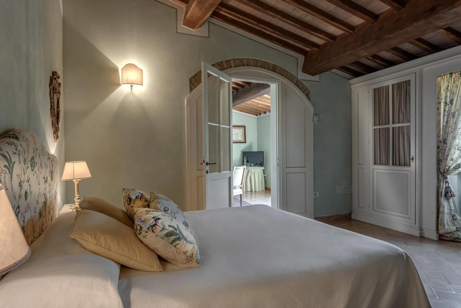 Farm stay Villa Il Castagno Wine & Resort Siena