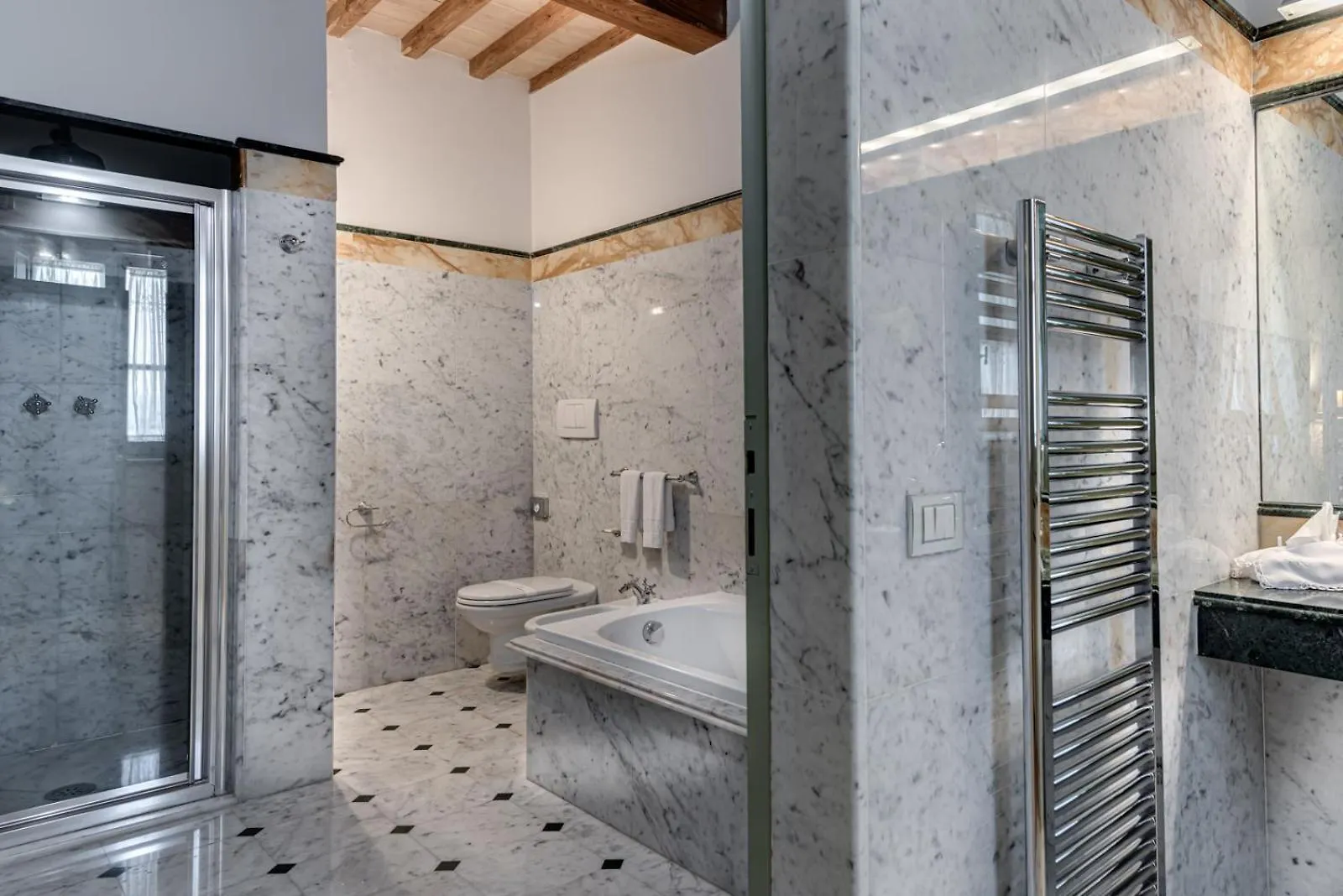 Farm stay Villa Il Castagno Wine & Resort Siena