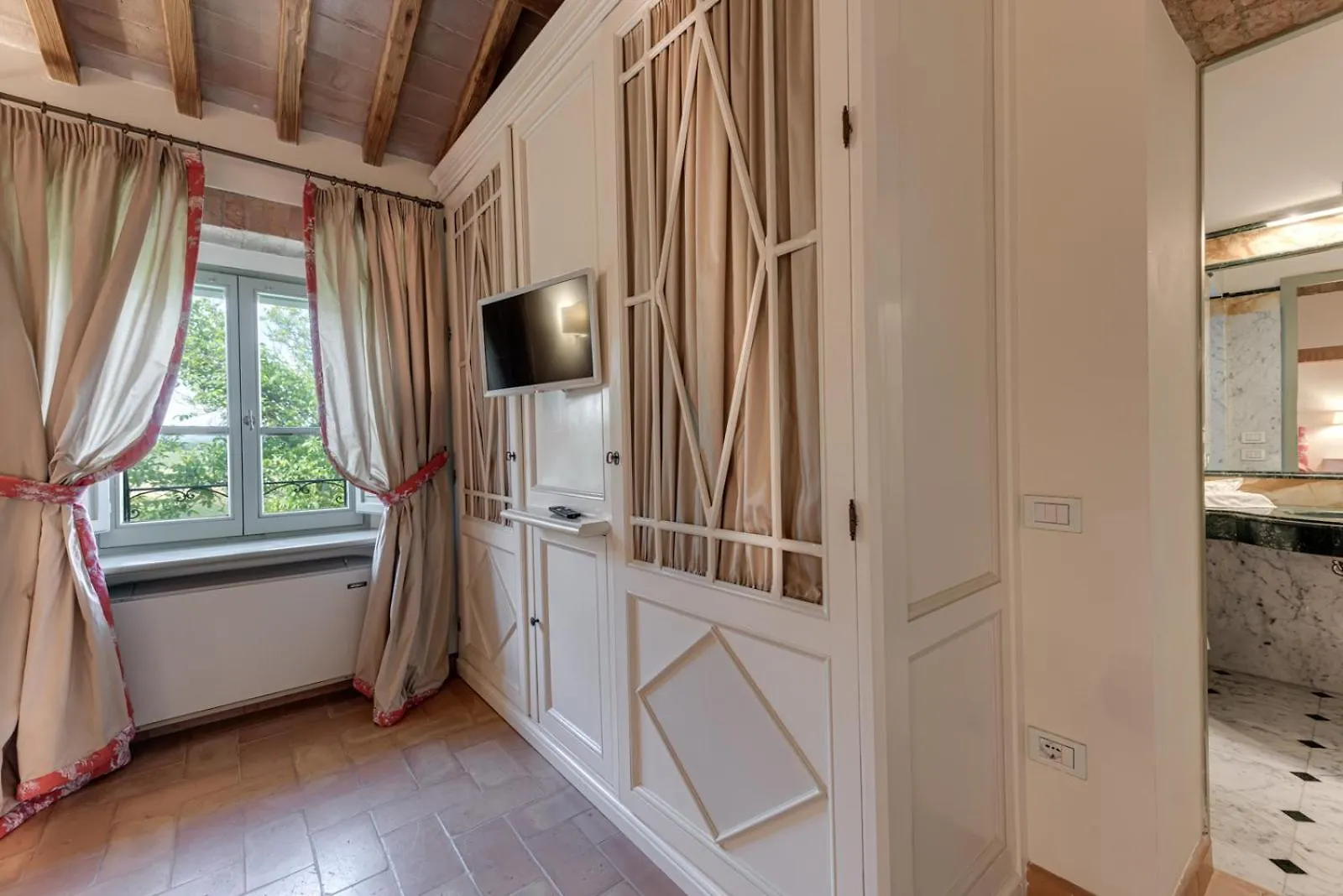 Villa Il Castagno Wine & Resort Siena 0*,