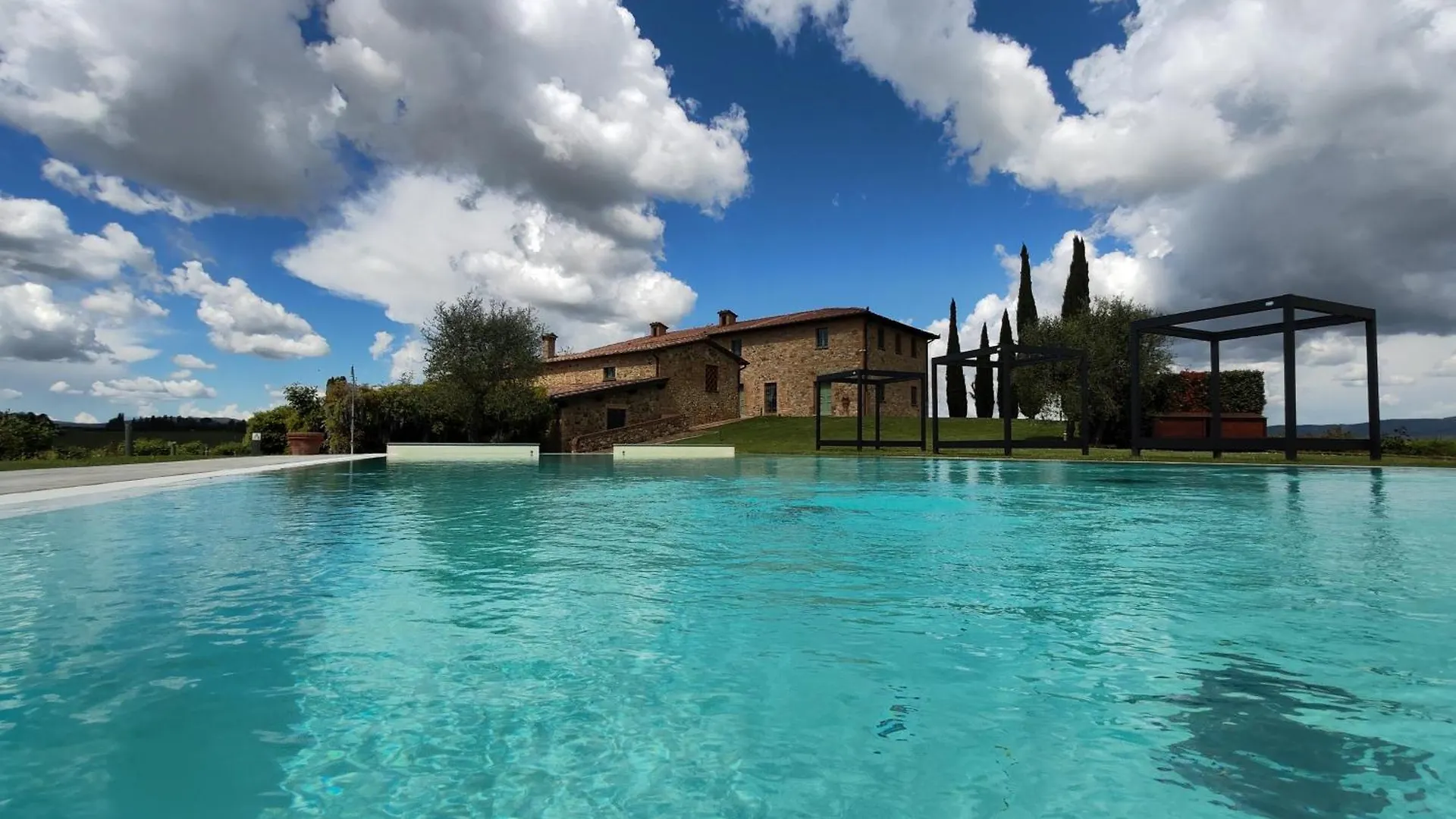 Farm stay Villa Il Castagno Wine & Resort Siena